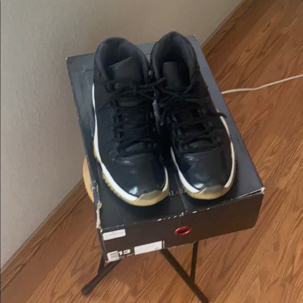 Air Jordans retro 11s 7/10